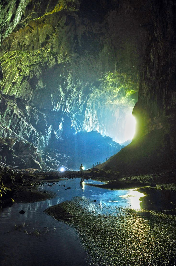 Deer Cave entrance