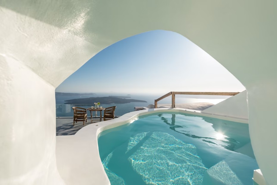 Cave suite with caldera view