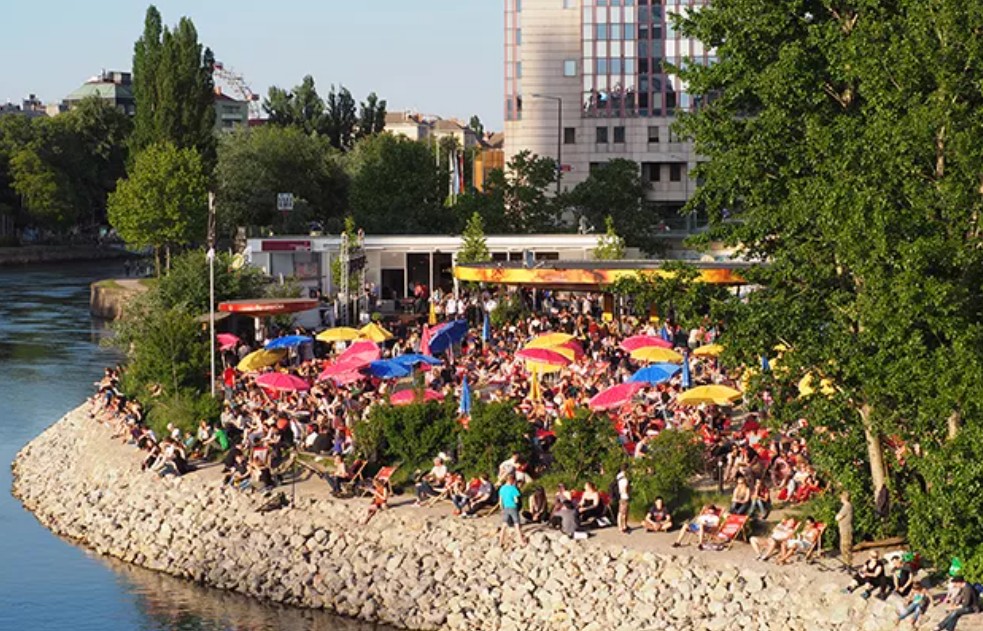 Donaukanal Beach Bars